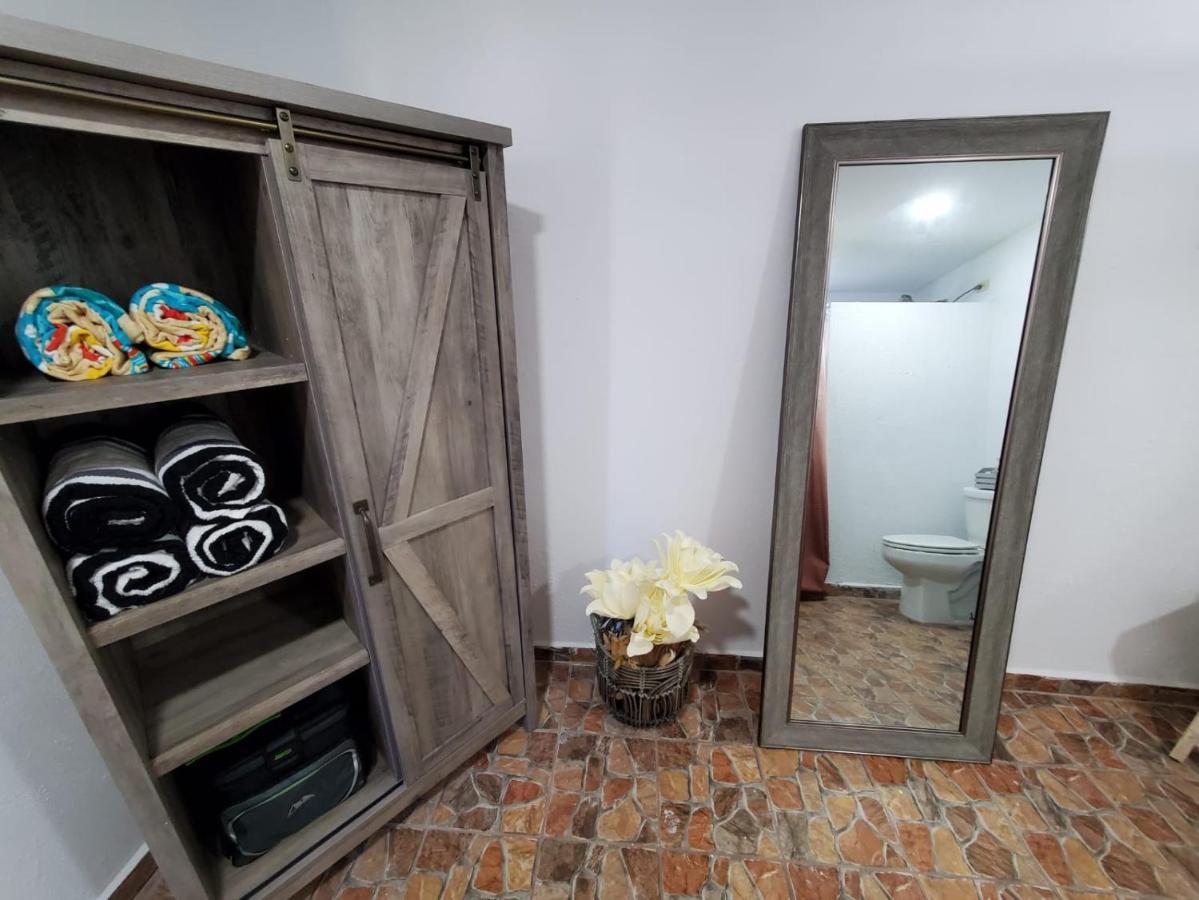 Aguadilla Breeze Apt In Gated Complex 8 Minute Walk To Crashboat Beach Εξωτερικό φωτογραφία